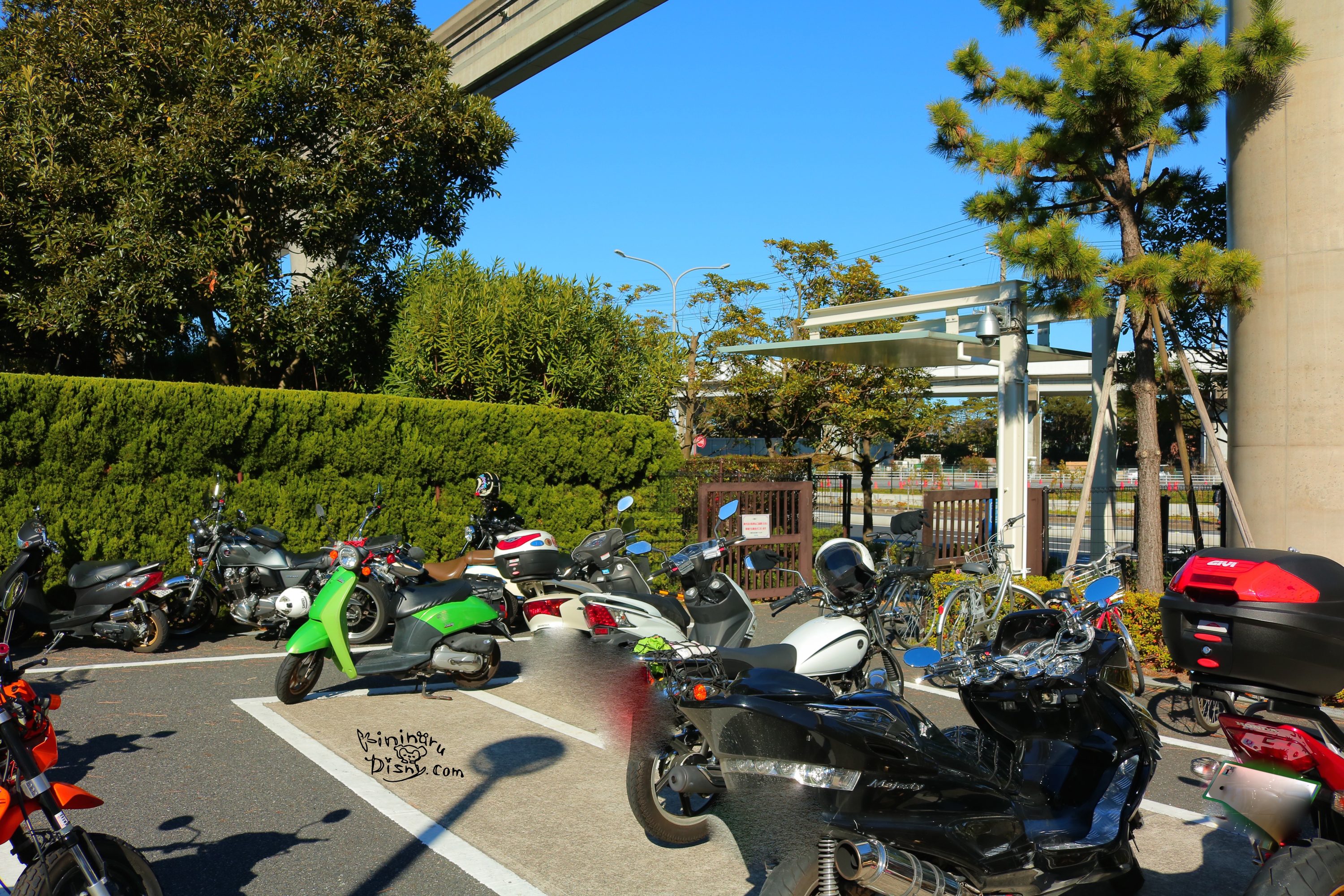 バイクでディズニー イクスピアリの駐輪場なら料金無料 どうしても節約したいときは利用すべし 気になるディズニーブログ