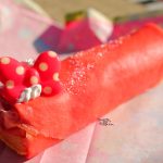 【クリスマス2019】ミニーのリボンがついた可愛いクレープ！カフェ・オーリンズ「ストロベリー＆クランベリークレープ」
