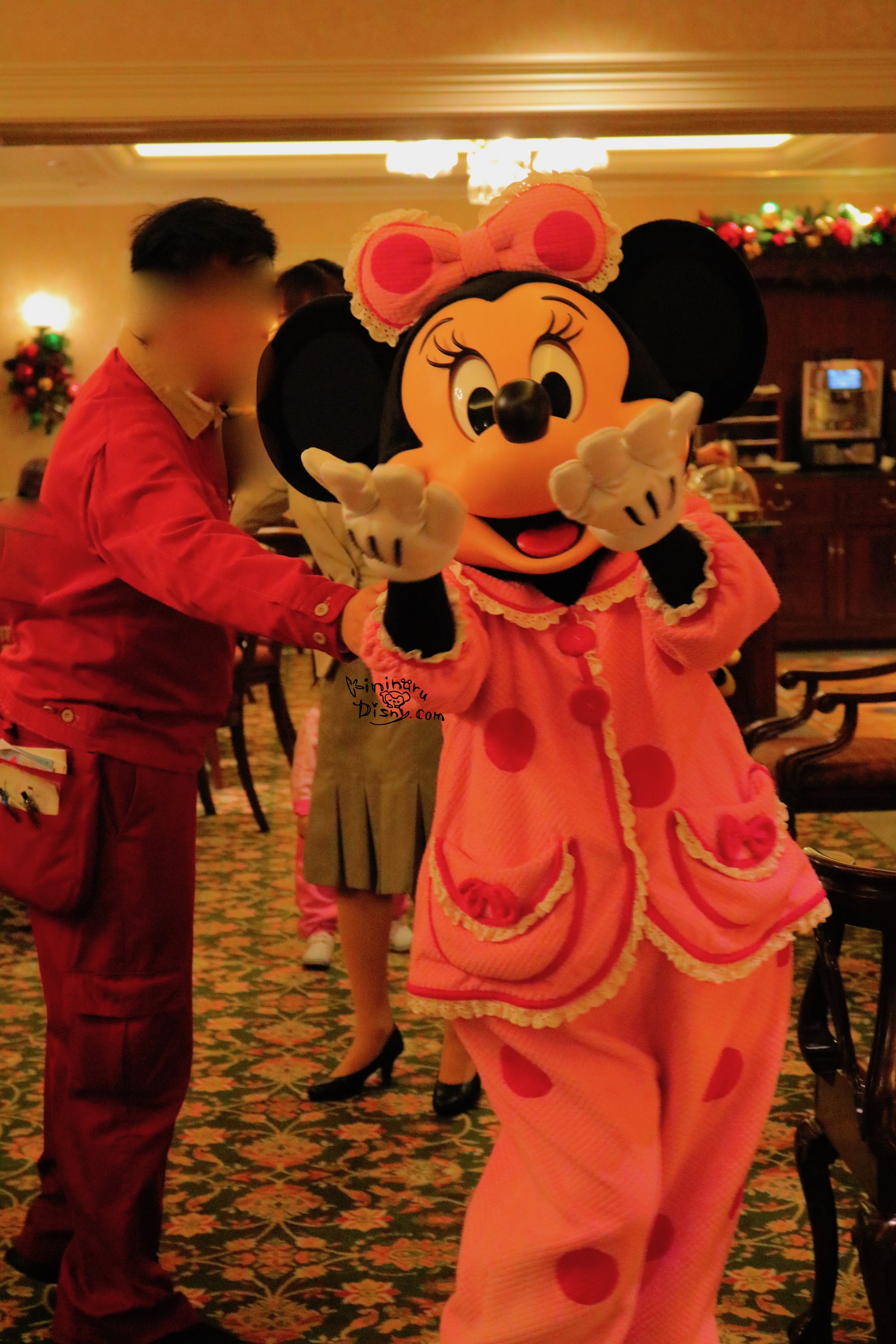 パジャマ姿のキャラクターに会える 香港ディズニーランドホテル パジャマグリーティング 気になるディズニーブログ
