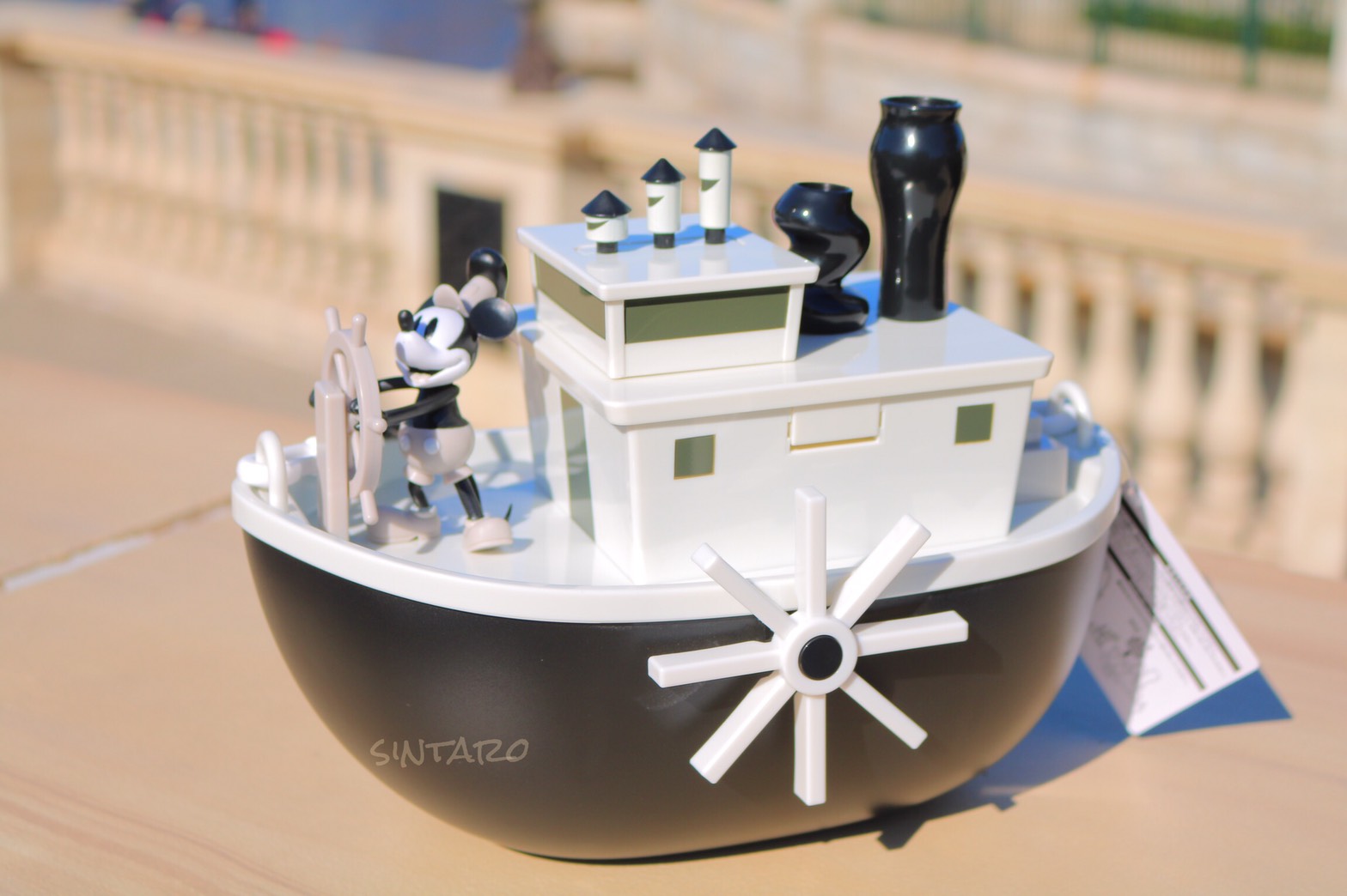 蒸気船ウィリーをデザイン 東京ディズニーリゾート ミッキー生誕90周年ポップコーンバケット 気になるディズニーブログ