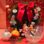 【ディズニークリスマス2018】ミッキーの歴代クリスマスコスチューム！ディズニーシーのカプセルトイ、フィギュアキーチェーン4種