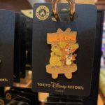 クリッターカントリーで「ハイ・ポーズ！」東京ディズニーリゾート新作ピンバッジ