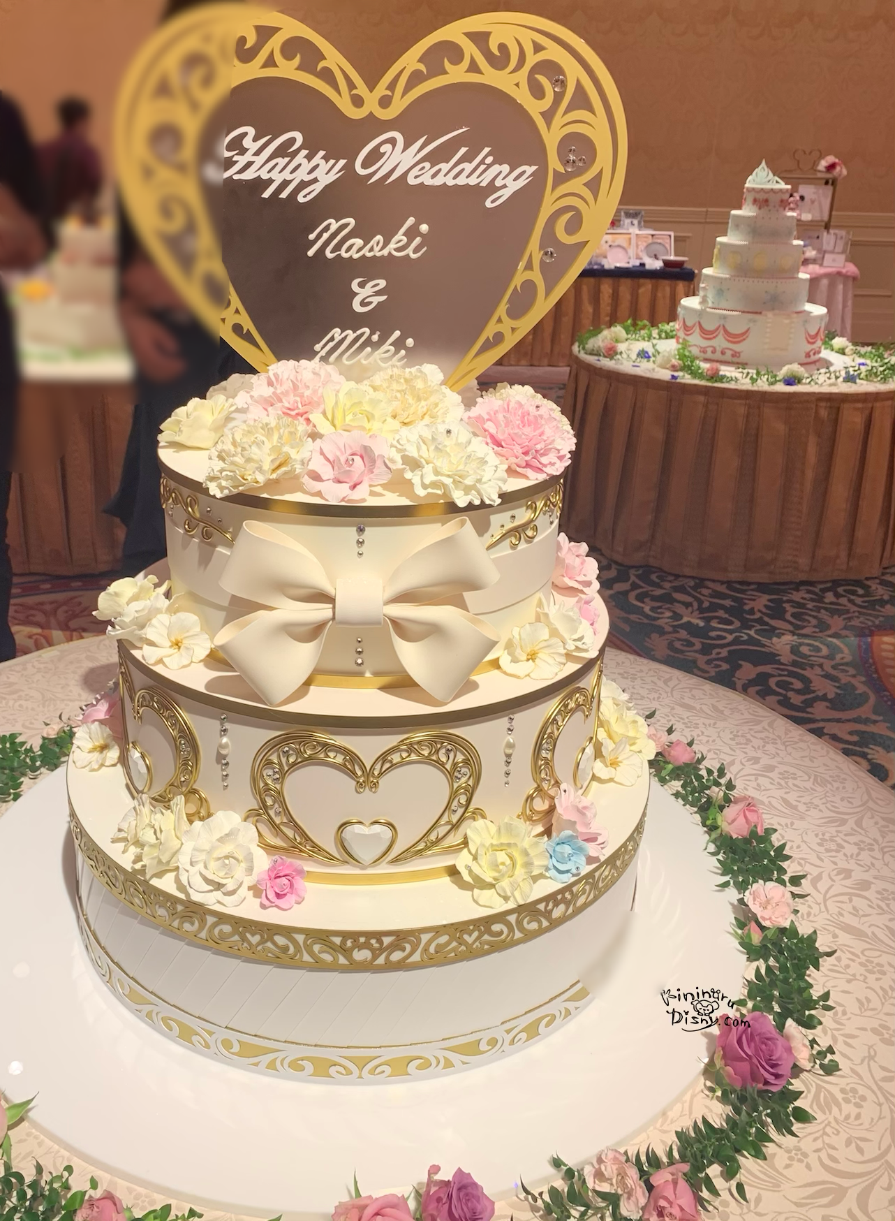 ミラコスタ結婚式 ウェディングケーキはどんなのがある 写真付きでまとめてご紹介します 気になるディズニーブログ
